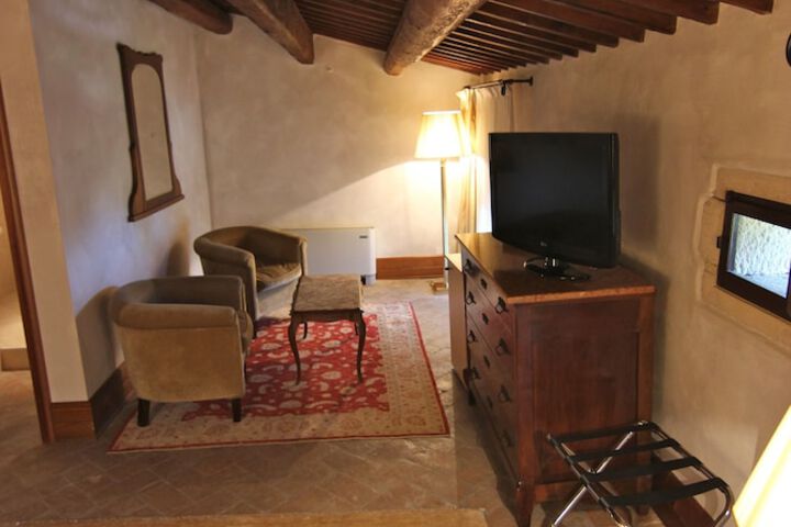 Room 53 of 175
