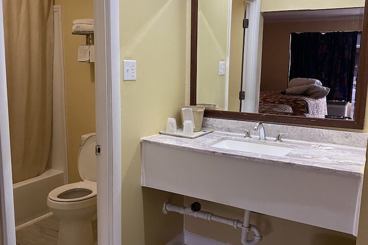Room 13 of 34