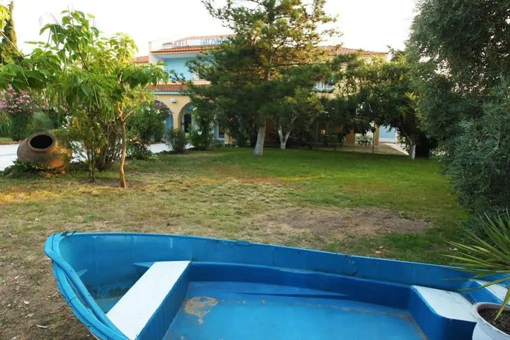 Pool 13 of 23