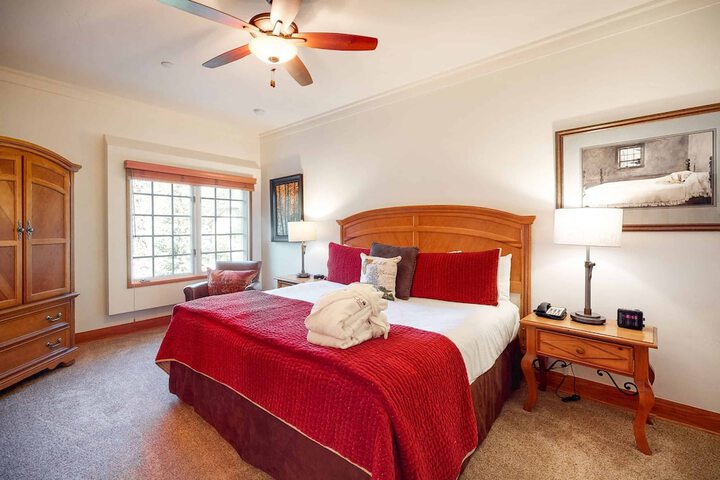 Room 33 of 222