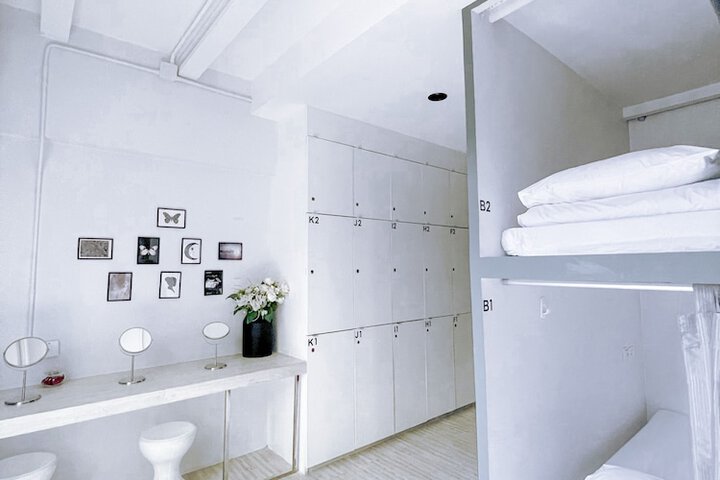 Room 28 of 60