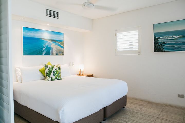 Room 4 of 105