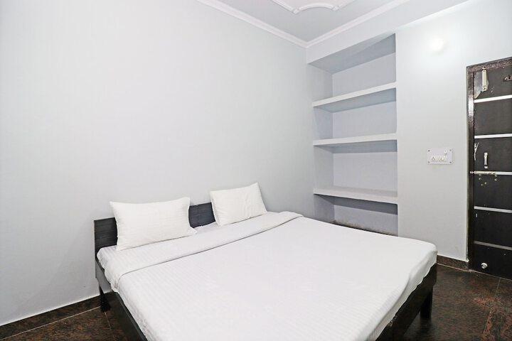 Room 7 of 25