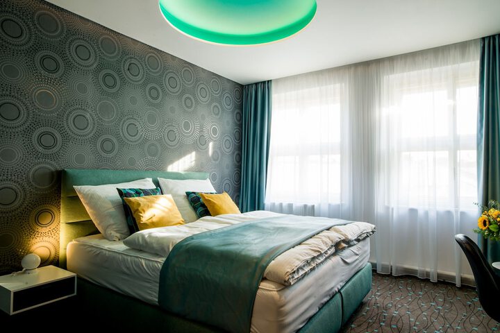 Room 8 of 38