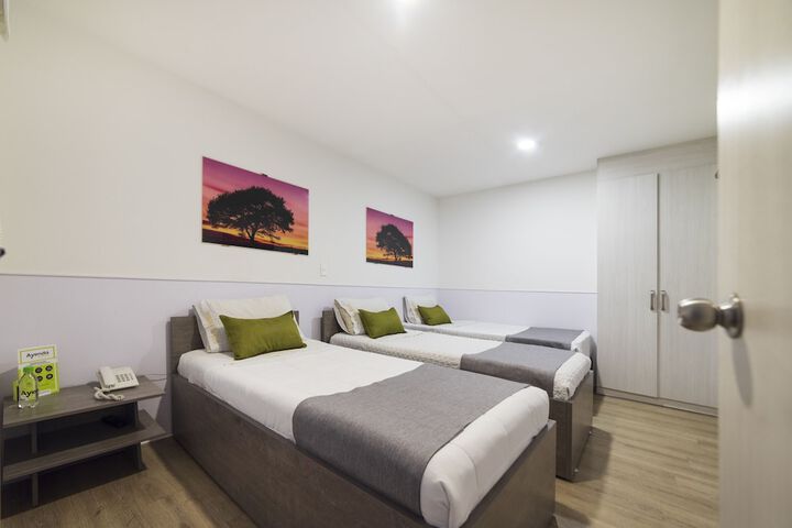 Room 4 of 12