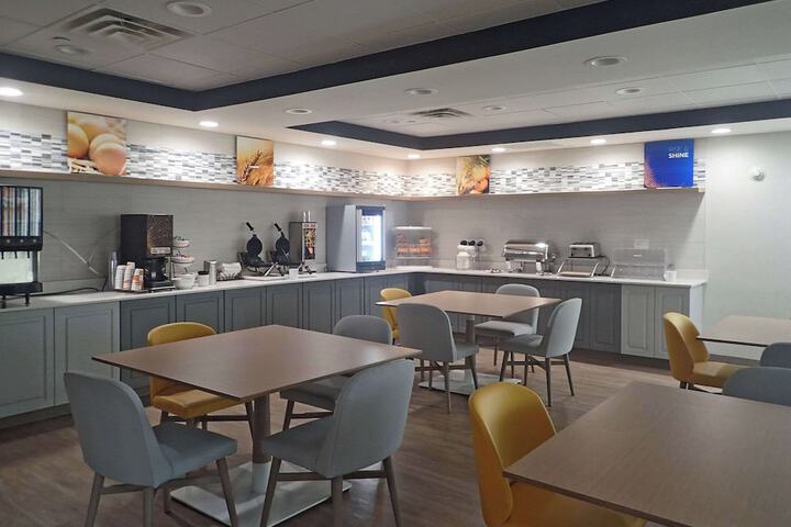 Breakfast area