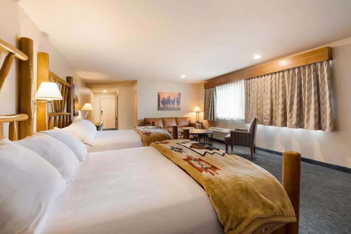 Room 10 of 65
