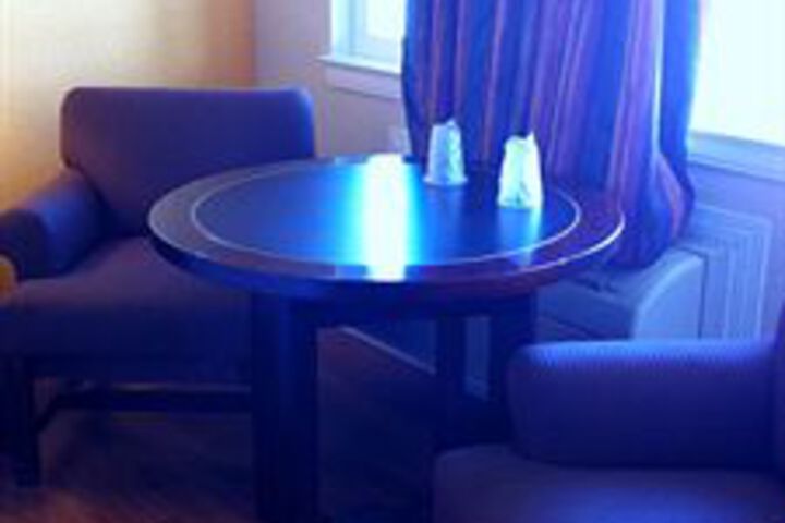 Room 6 of 6