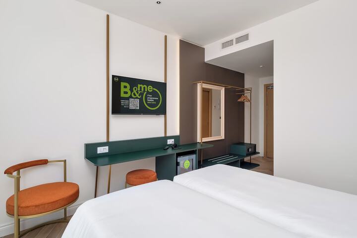 Room 9 of 54