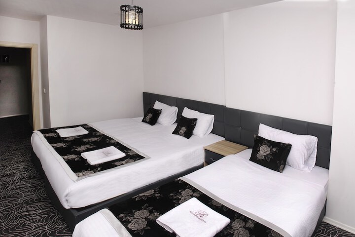 Room 8 of 88
