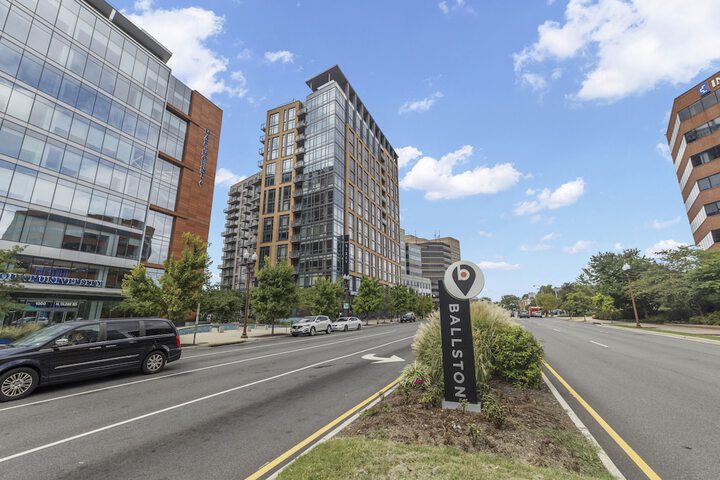 Placemakr Marymount Ballston Arlington | Bookonline.com
