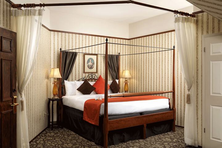 Room 5 of 78