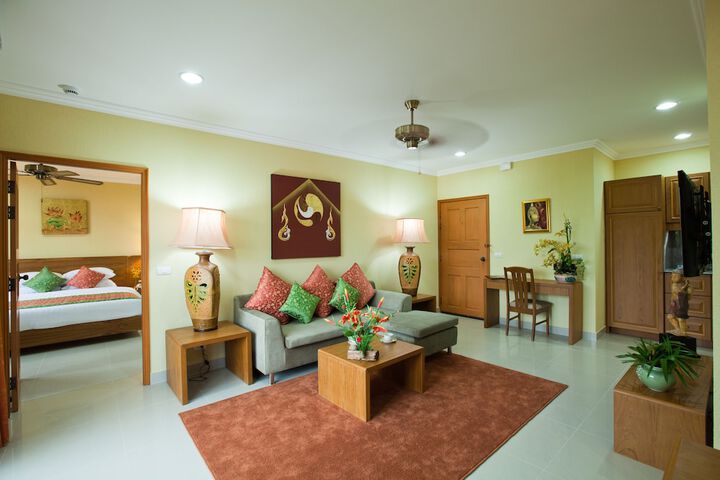 Room 6 of 60