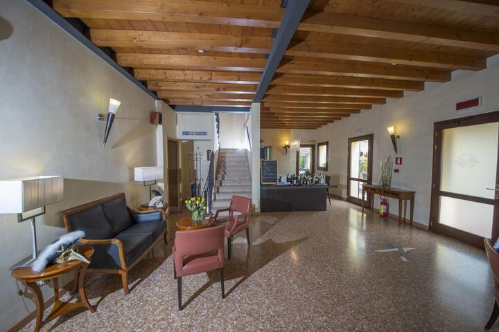 Guest Lobby
