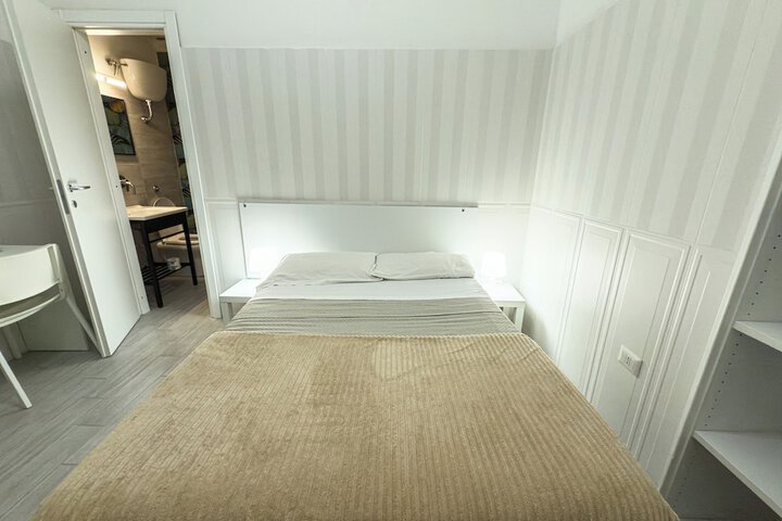 Room 12 of 31