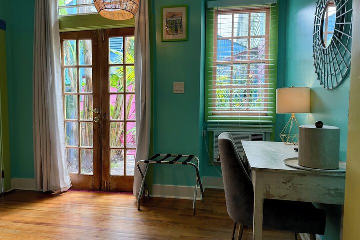 Room 46 of 102