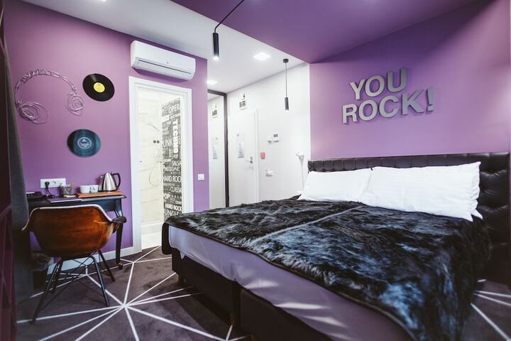 Room 10 of 41