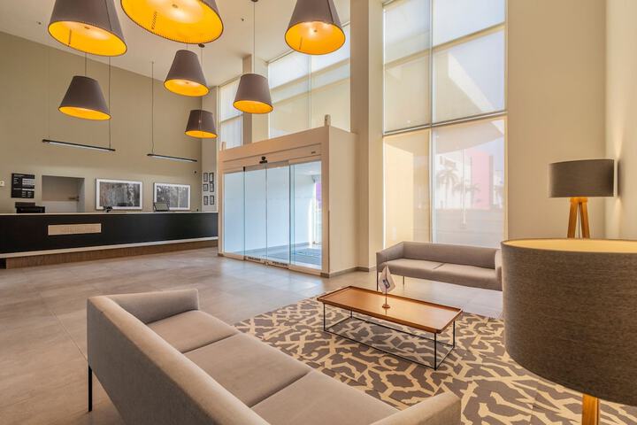 Entrance & Lobby