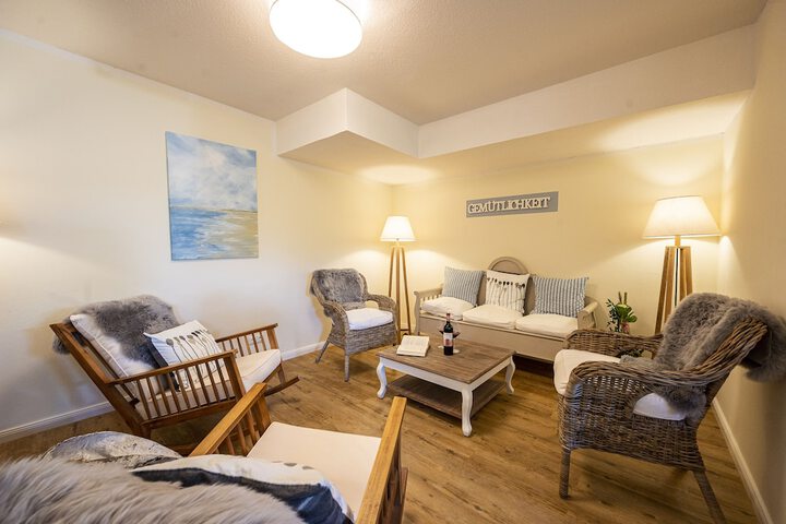 Lounge 119 of 138