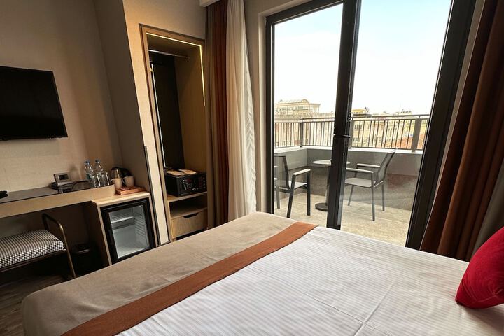 Room 45 of 96
