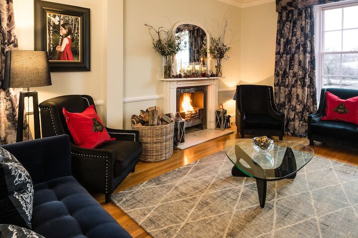 Lounge 126 of 160