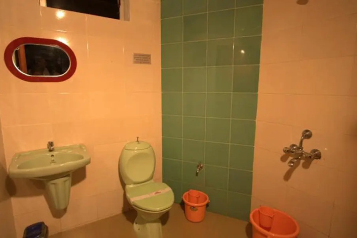 Room 8 of 11