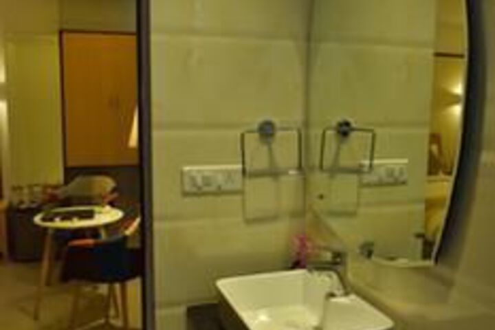 Room 2 of 31
