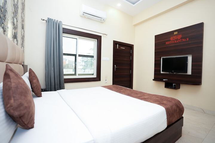 Room 10 of 39