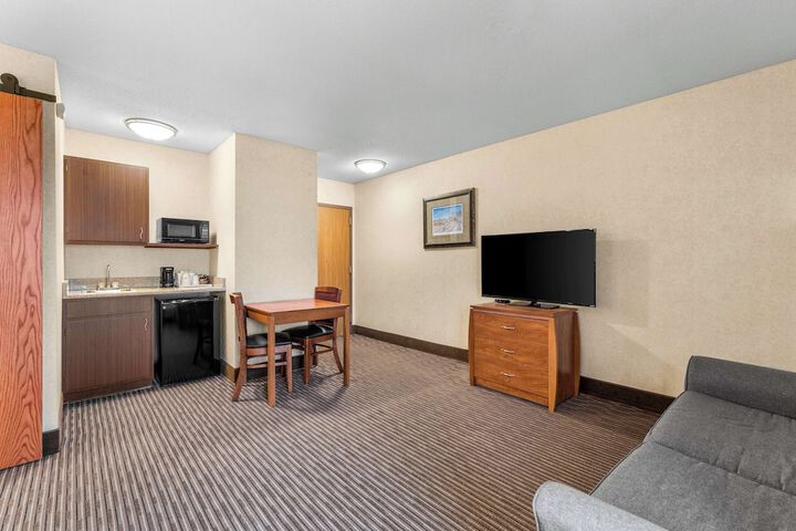 Room 21 of 38