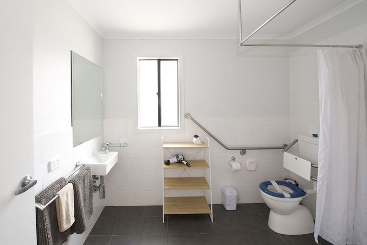 Room 53 of 77