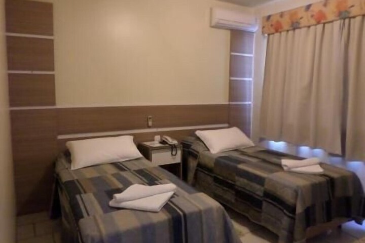 Room 8 of 27