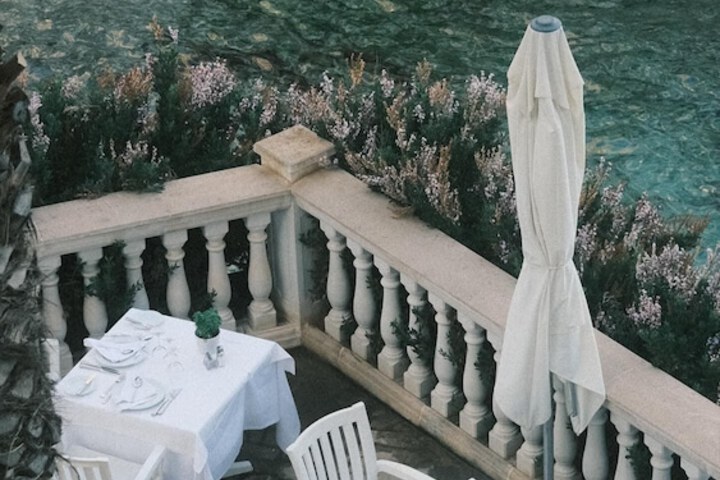 Dining 65 of 81