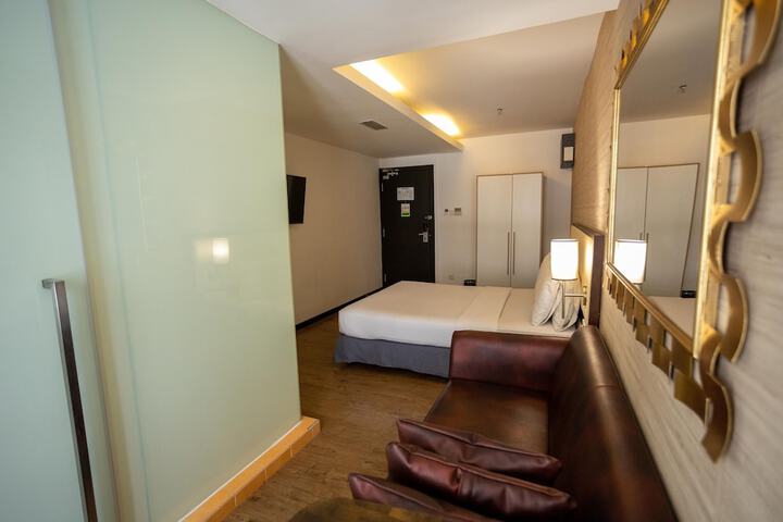 Room 25 of 110