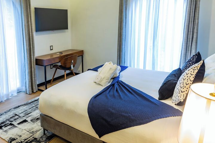 Room 211 of 329