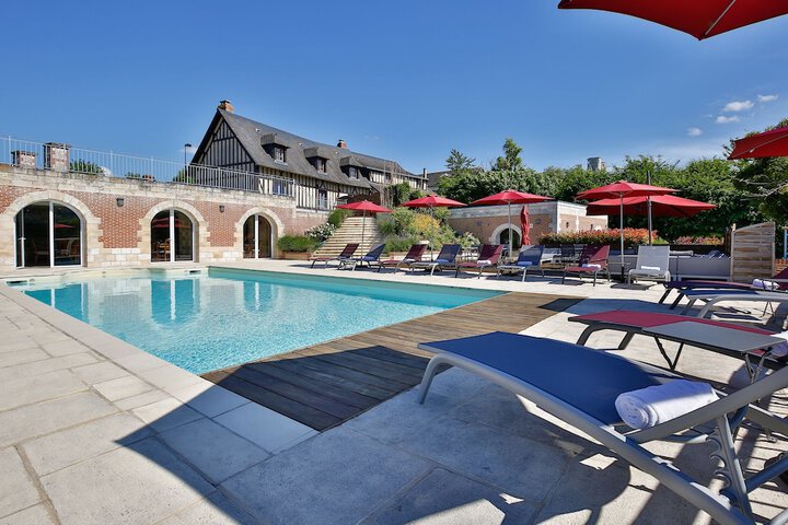 Pool 90 of 117