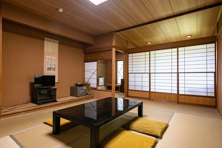 Room 9 of 39