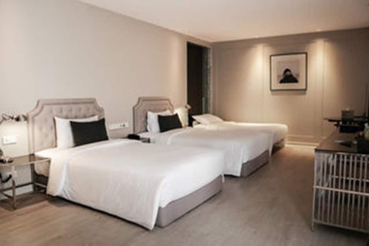 Room 13 of 66