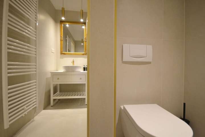 Room 14 of 49