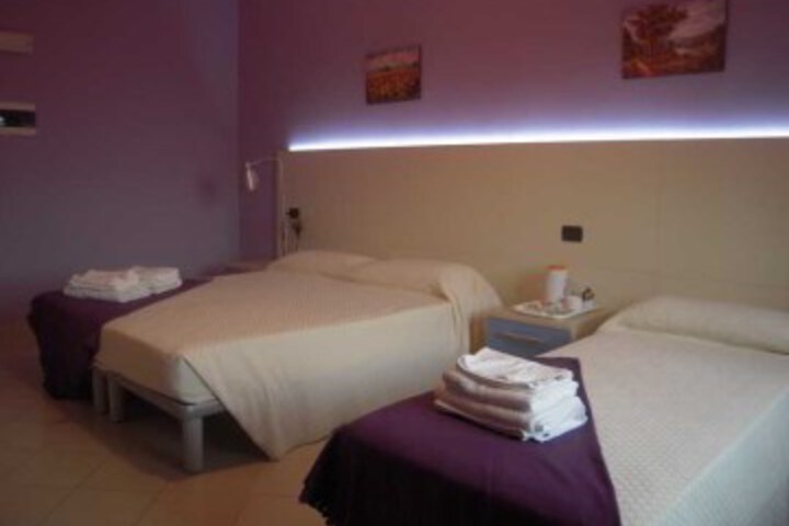Room 11 of 18