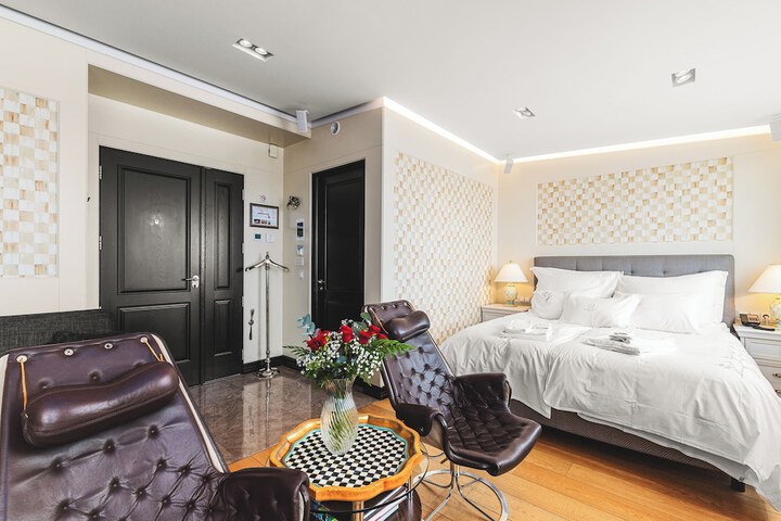 Room 18 of 113