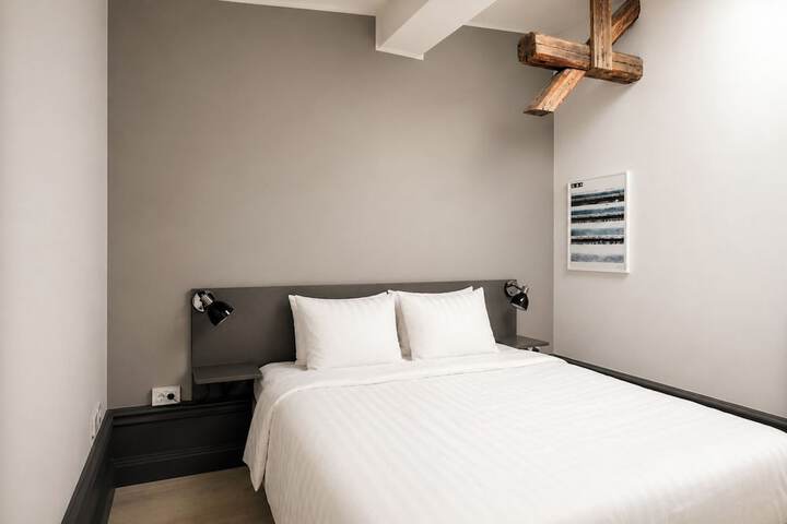 Room 21 of 108