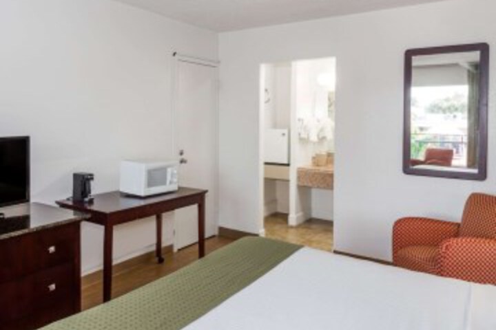 Room 14 of 51