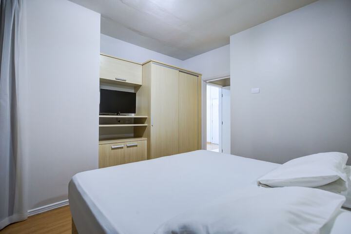 Room 6 of 68