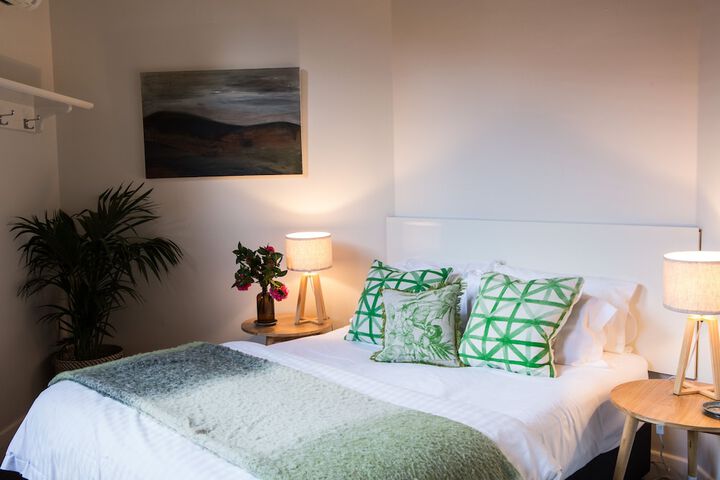 Room 2 of 32