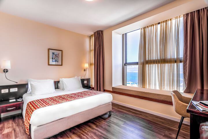 Room 12 of 45
