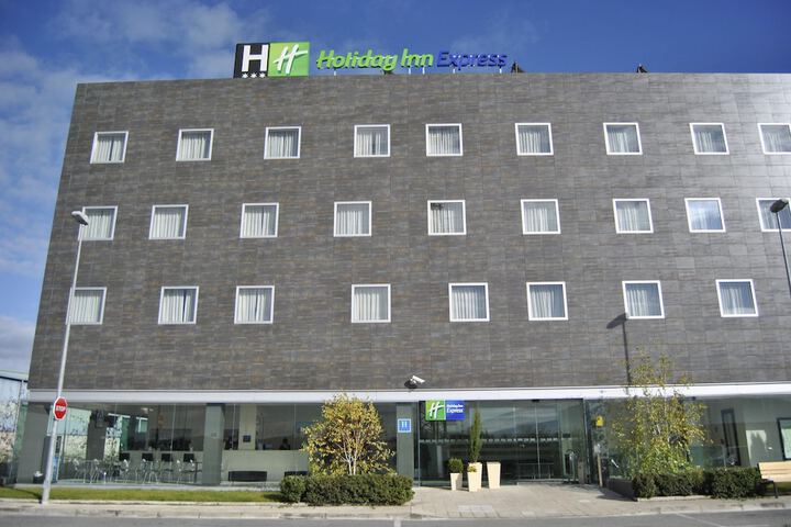 Hotel Entry