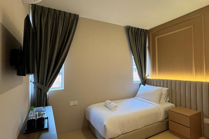 Room 13 of 41