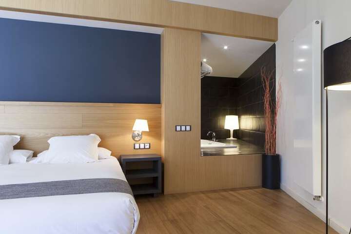 Room 9 of 89