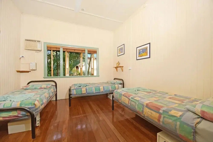 Room 3 of 35