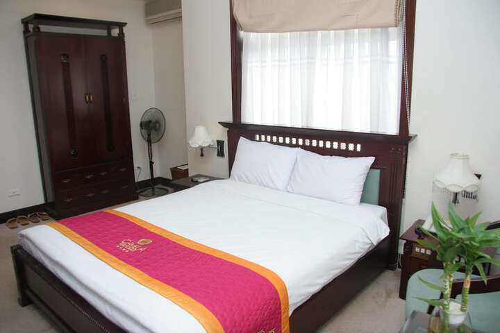 Room 9 of 46